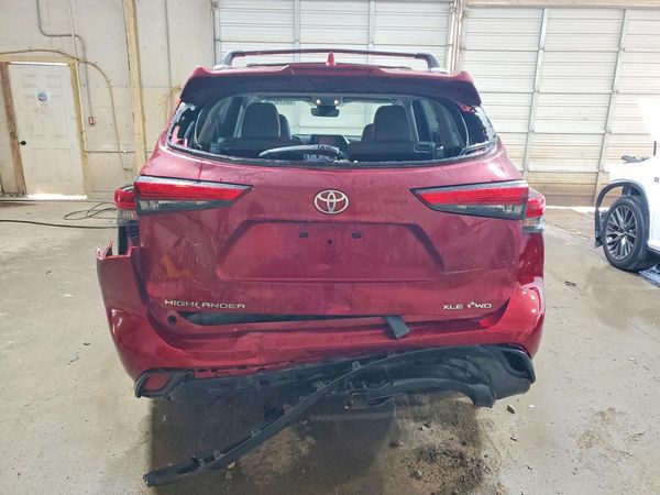 2022 TOYOTA HIGHLANDER XLE
