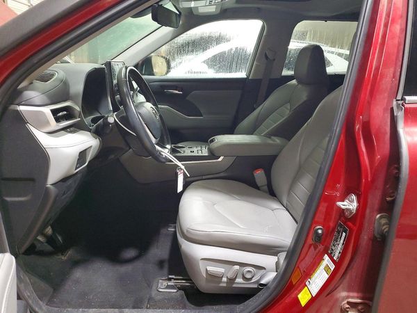 2022 TOYOTA HIGHLANDER XLE