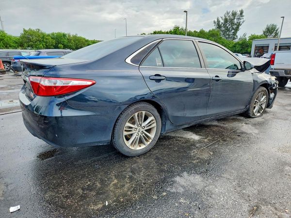 2016 TOYOTA CAMRY