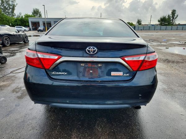 2016 TOYOTA CAMRY