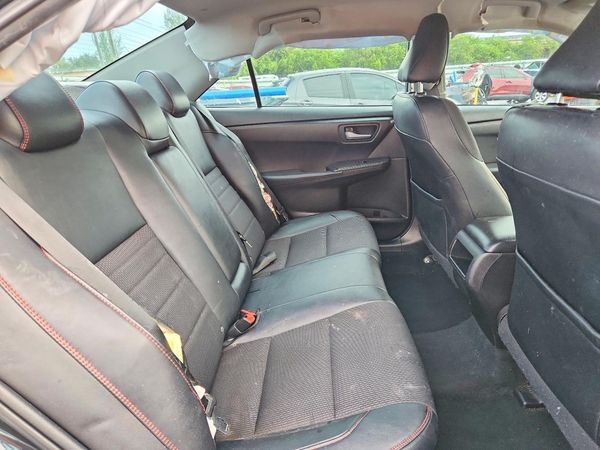 2016 TOYOTA CAMRY