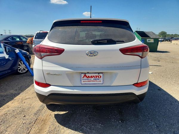 2017 HYUNDAI TUCSON SE (no options) — DIRR