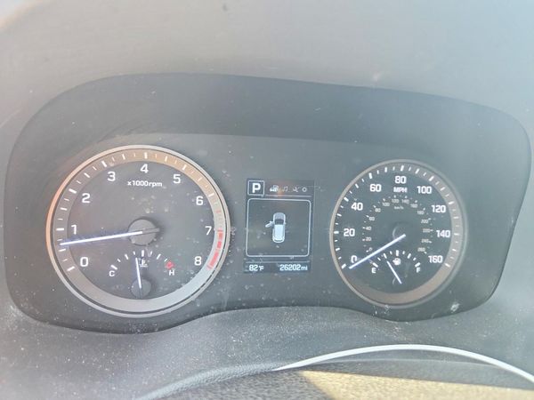 2017 HYUNDAI TUCSON SE (no options) — ODOM