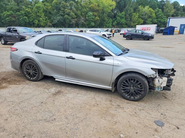 2019 TOYOTA CAMRY L/LE/SE/XLE — Passenger 3/4