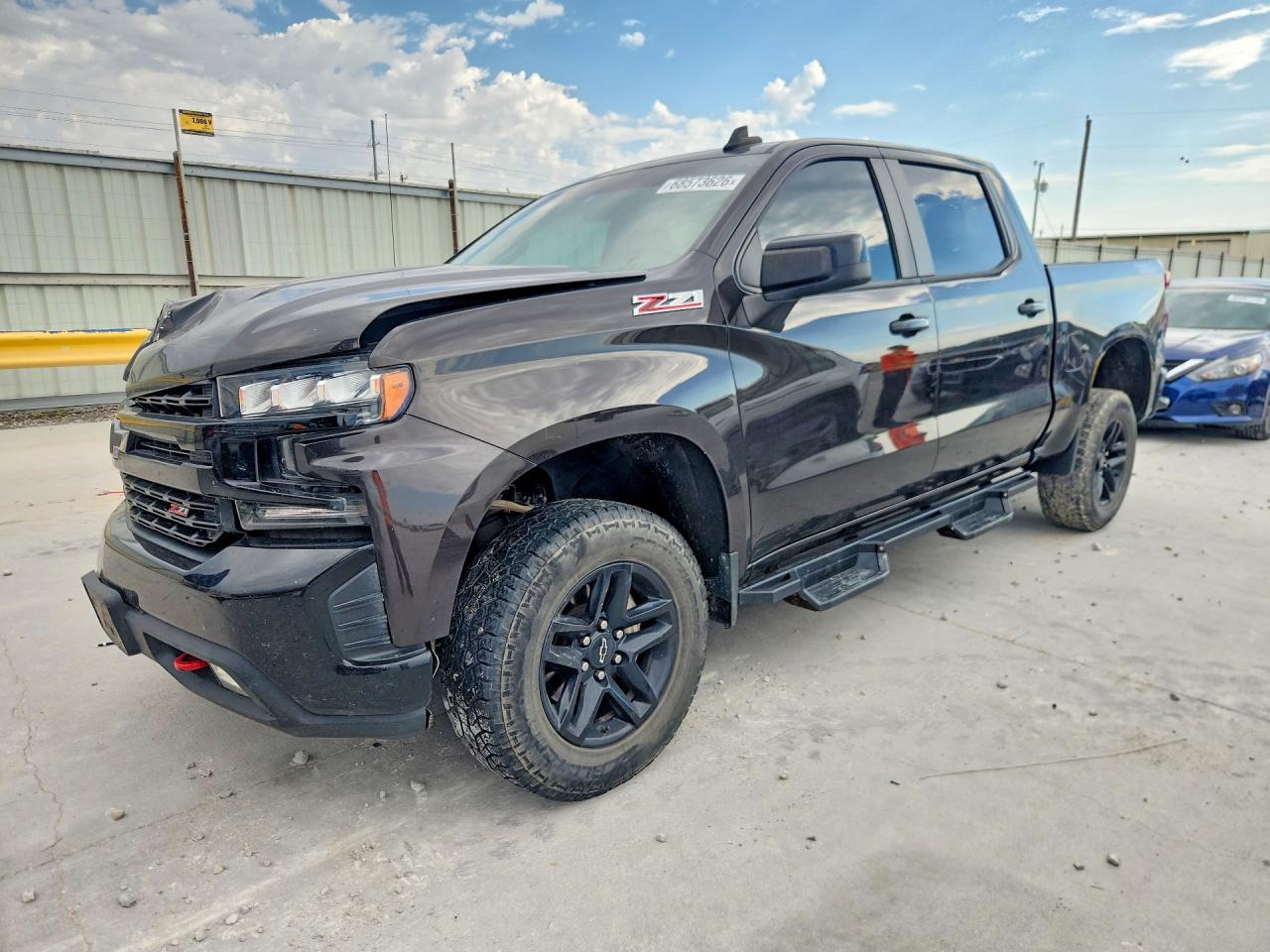 2020 CHEVROLET SILVERADO Trail Boss - LT — Front 3/4