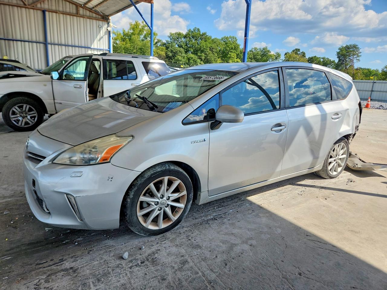 2012 TOYOTA PRIUS — Front 3/4