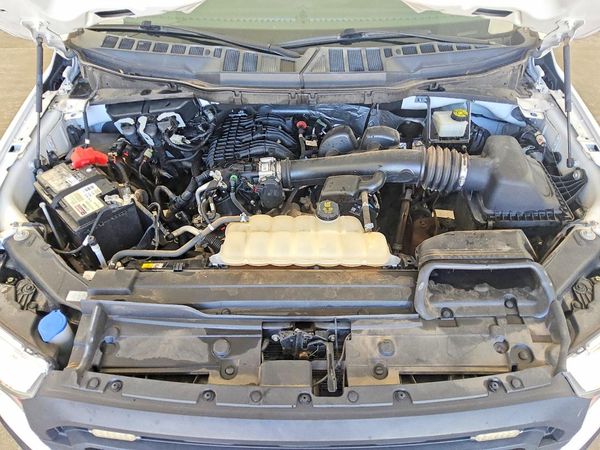 2021 FORD F150 — Engine bay