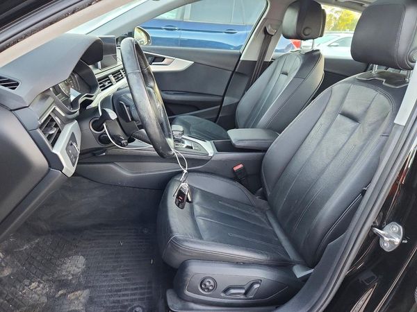 2017 AUDI A4 quattro Premium