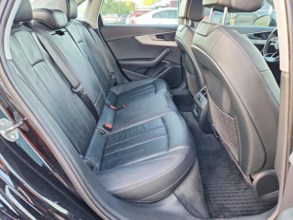 2017 AUDI A4 quattro Premium