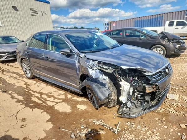 2019 VOLKSWAGEN PASSAT SE R-Line