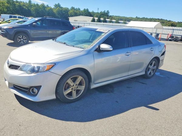 2014 TOYOTA CAMRY — Front 3/4