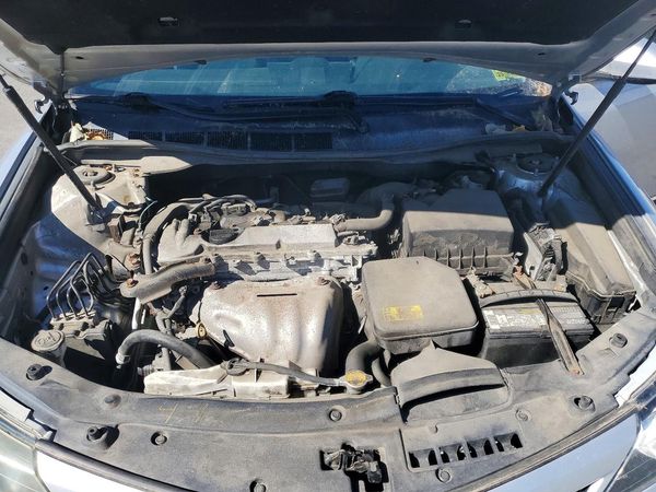 2014 TOYOTA CAMRY — Engine bay