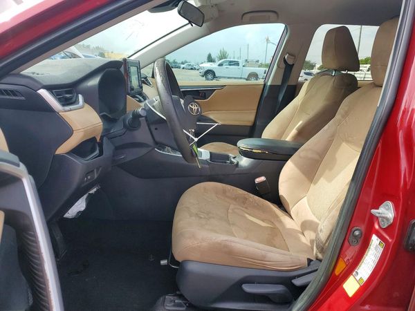 2019 TOYOTA RAV4 LE