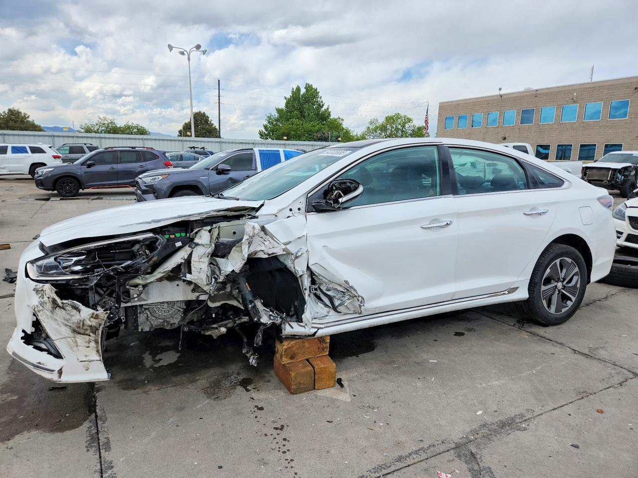 2019 HYUNDAI SONATA Hybrid Limited — Front 3/4