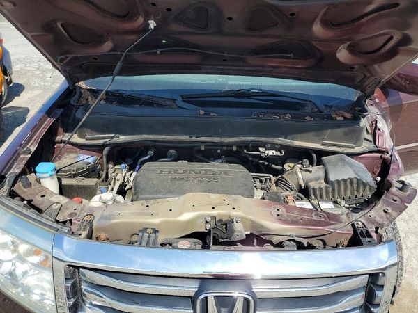 2013 HONDA PILOT TOURING — Engine bay