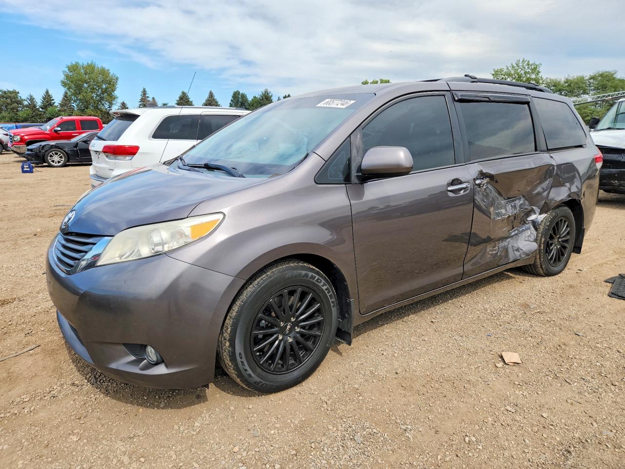 2012 TOYOTA SIENNA