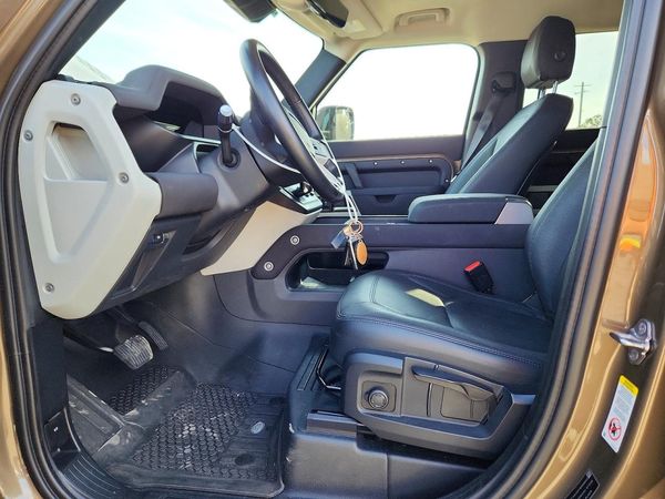 2022 LAND ROVER DEFENDER 110 S — DENT