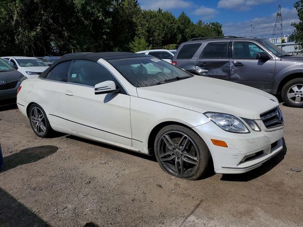2013 MERCEDES-BENZ E E350 — Passenger 3/4
