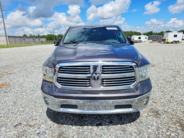 2015 RAM 1500 SLT