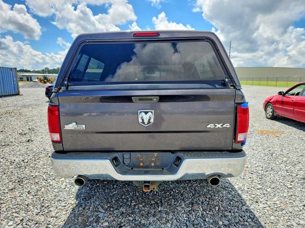 2015 RAM 1500 SLT