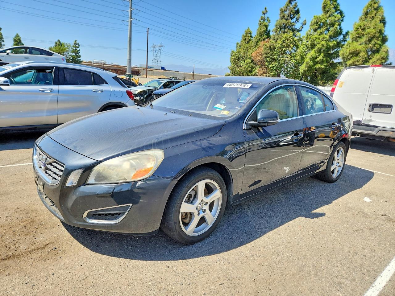 2013 VOLVO S60 — Front 3/4