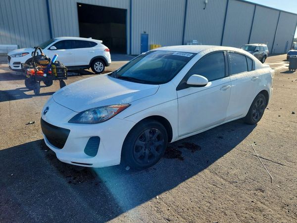 2013 MAZDA 3