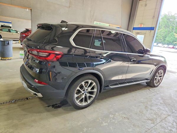 2023 BMW X5 xDrive45e