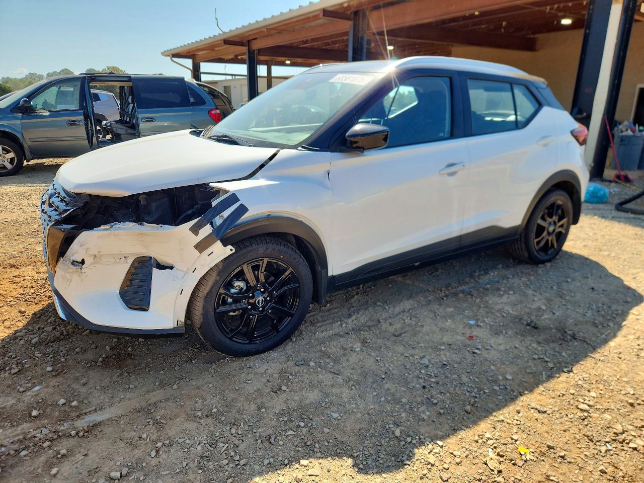 2022 NISSAN KICKS