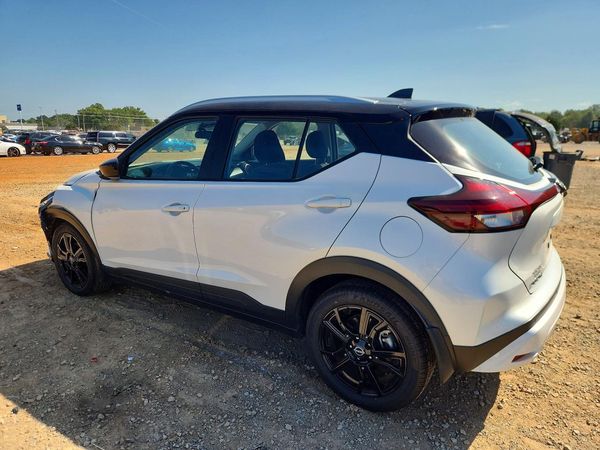 2022 NISSAN KICKS