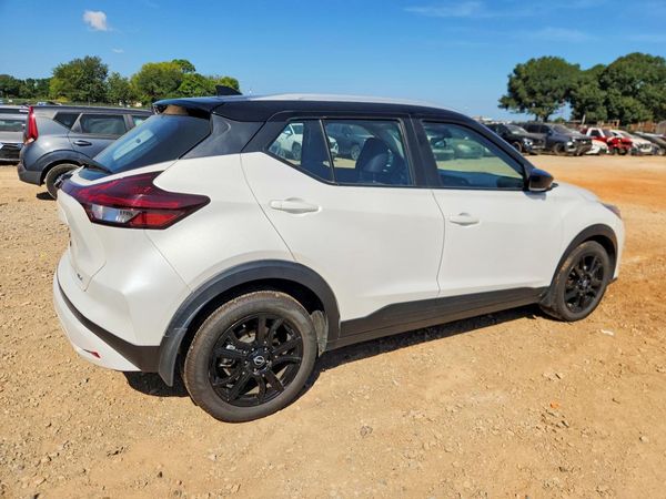2022 NISSAN KICKS
