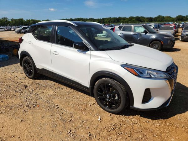 2022 NISSAN KICKS