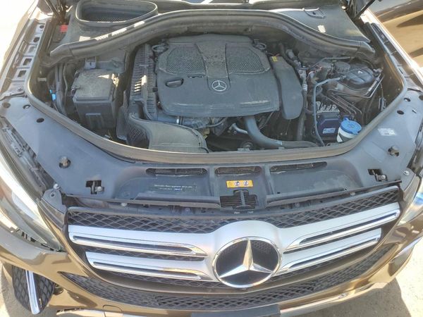 2017 MERCEDES-BENZ GLE-CLASS GLE350 — Engine bay