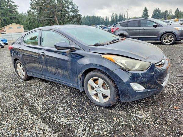2013 HYUNDAI ELANTRA