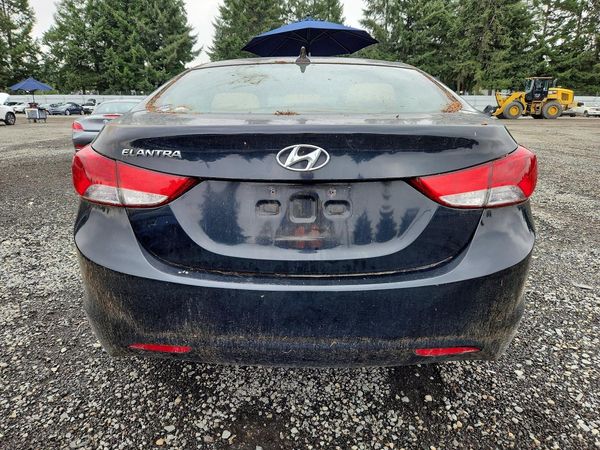 2013 HYUNDAI ELANTRA