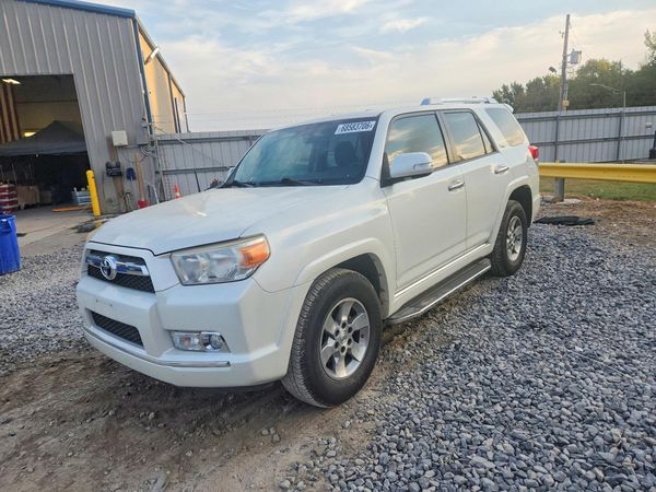 2012 TOYOTA 4RUNNER — Front 3/4