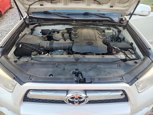 2012 TOYOTA 4RUNNER — Engine bay