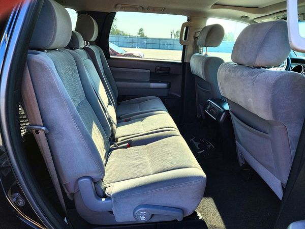 2015 TOYOTA SEQUOIA SR5 Grade