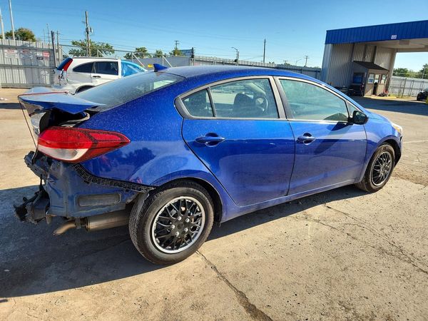 2017 KIA FORTE LX Base