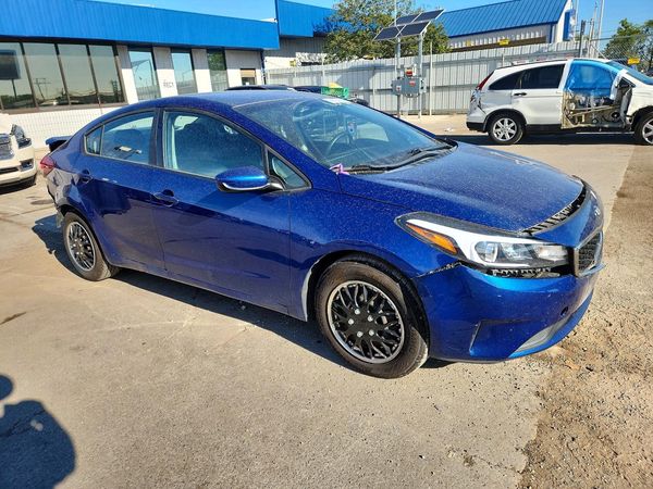 2017 KIA FORTE LX Base