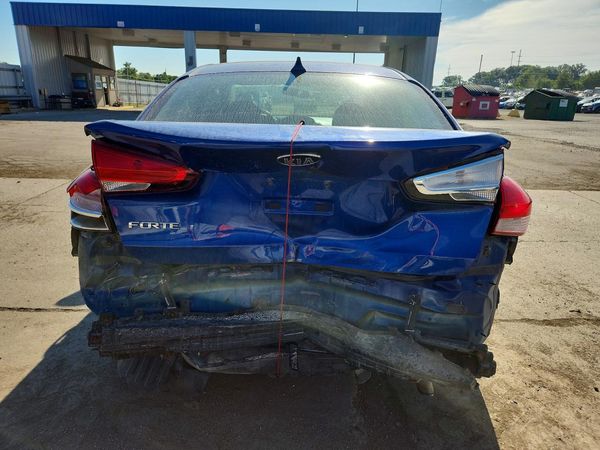 2017 KIA FORTE LX Base
