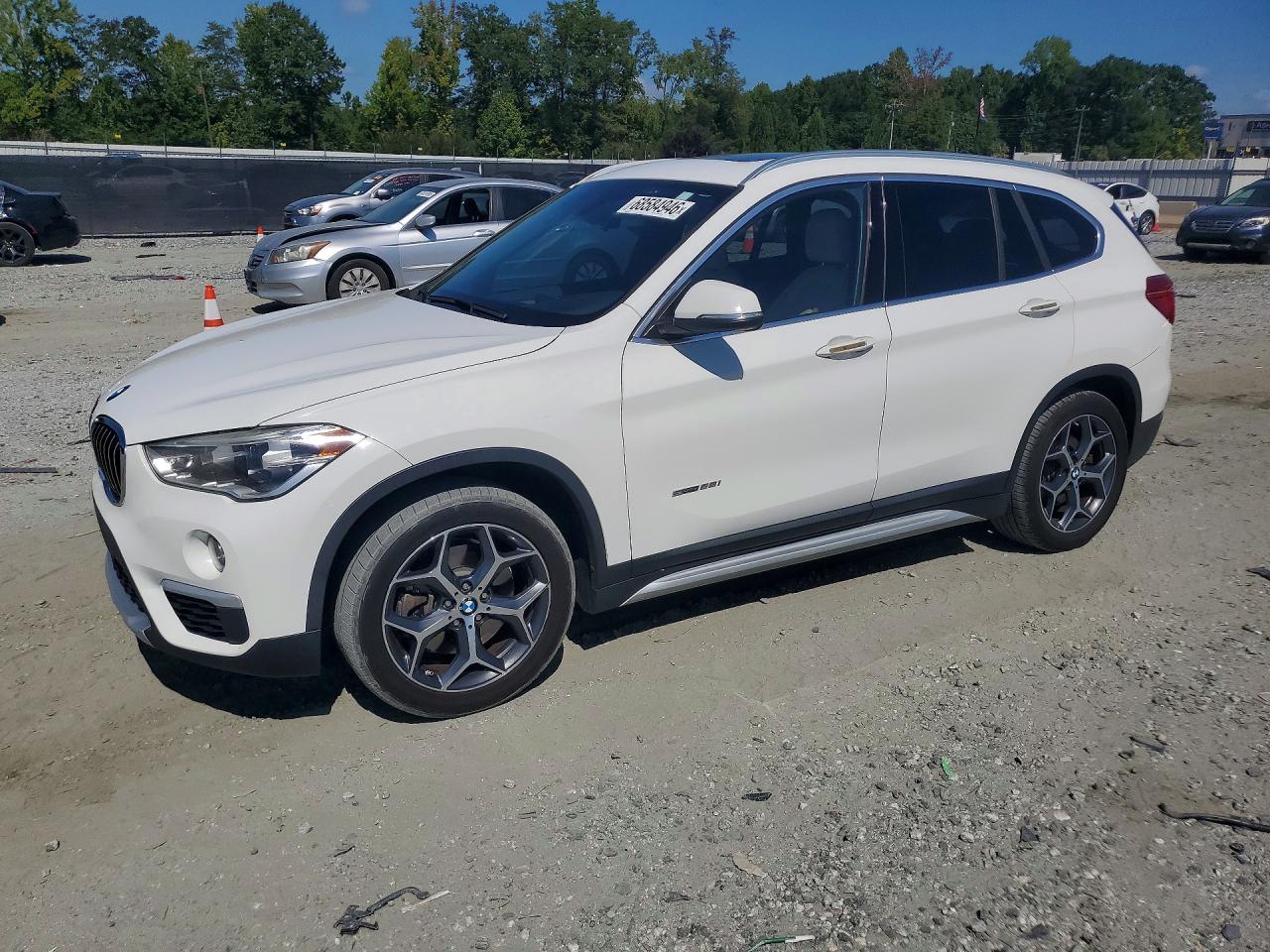 2017 BMW X1 sDrive28i — Front 3/4