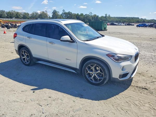 2017 BMW X1 sDrive28i — Passenger 3/4