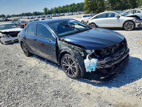 2018 TOYOTA CAMRY LE/SE/XLE/XSE — Passenger 3/4