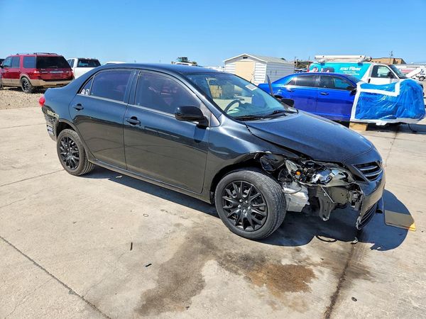 2013 TOYOTA COROLLA
