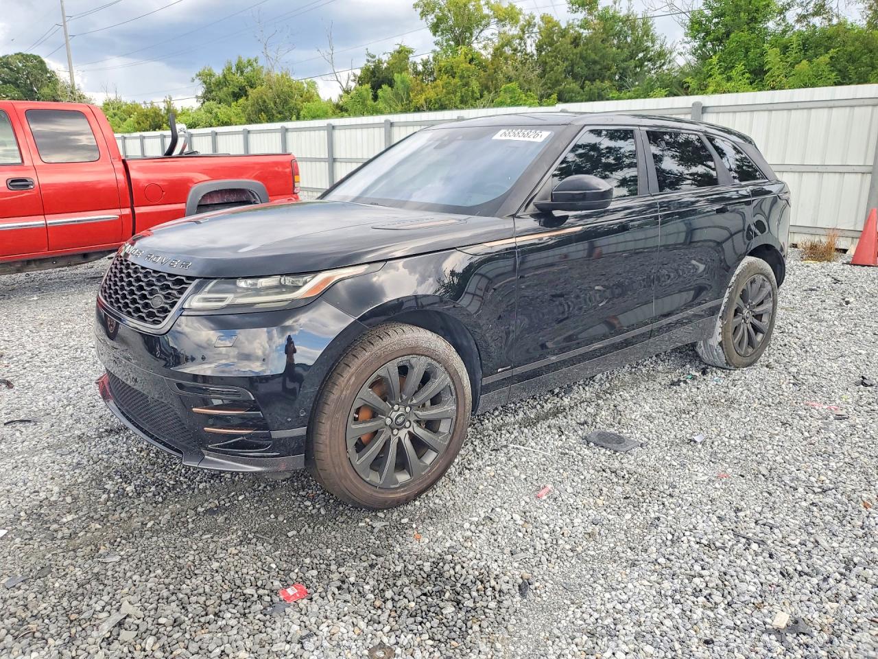2018 LAND ROVER RANGEROVER R-Dynamic SE — Front 3/4