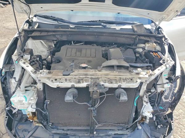 2016 TOYOTA HIGHLANDER Base/Hybrid — Engine bay