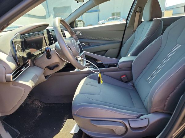 2021 HYUNDAI ELANTRA SEL w/ Convenience Pkg