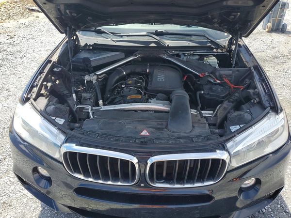 2015 BMW X5 xDrive35i — Engine bay