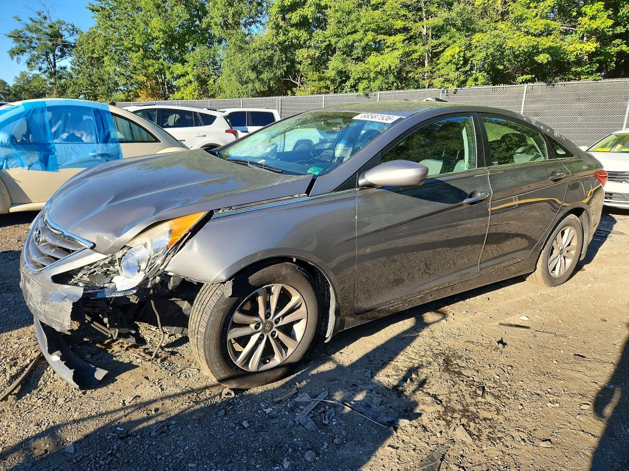 2013 HYUNDAI SONATA — Front 3/4