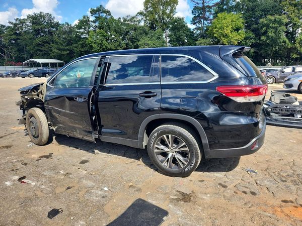 2019 TOYOTA HIGHLANDER LE/LE Plus